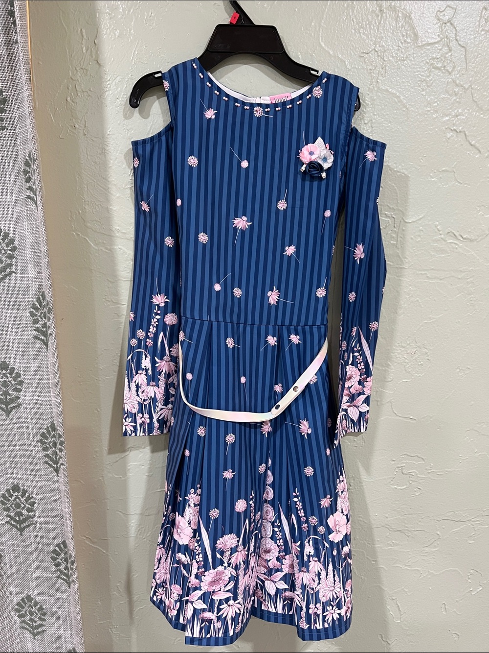 NWOT Girls Navy Blue Floral Cold-Shoulder Dress with Pink Accents, never worn